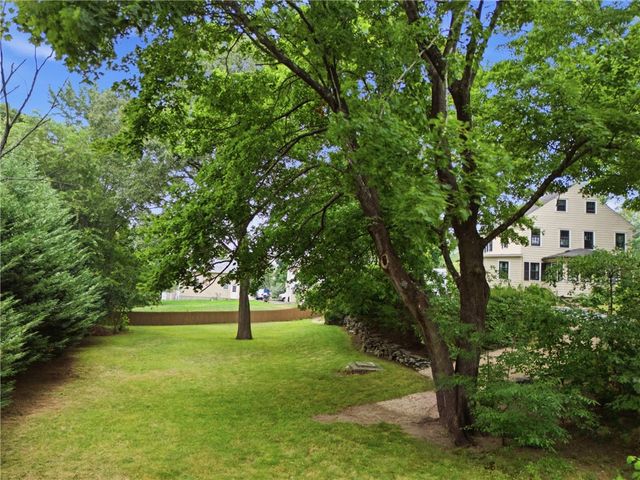 1331 New London Avenue, Cranston, RI 02920