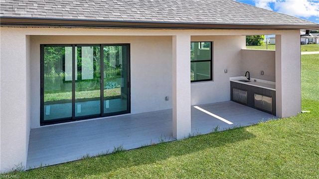 2206 35th LN, Cape Coral, FL 33909
