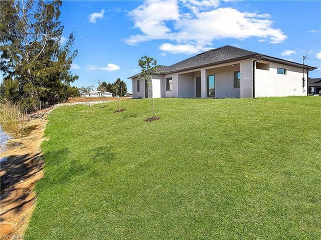 2206 35th LN, Cape Coral, FL 33909