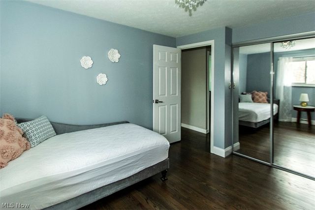 3974 Winton Park Drive, North Olmsted, OH 44070