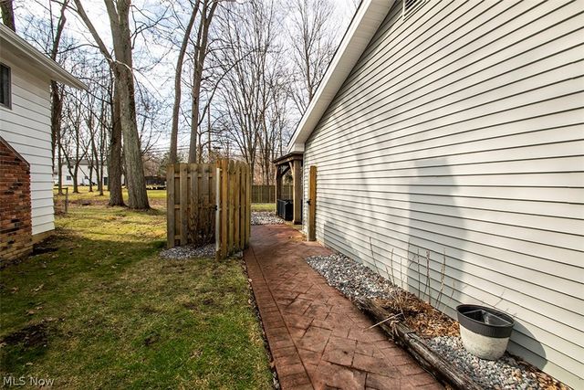 3974 Winton Park Drive, North Olmsted, OH 44070