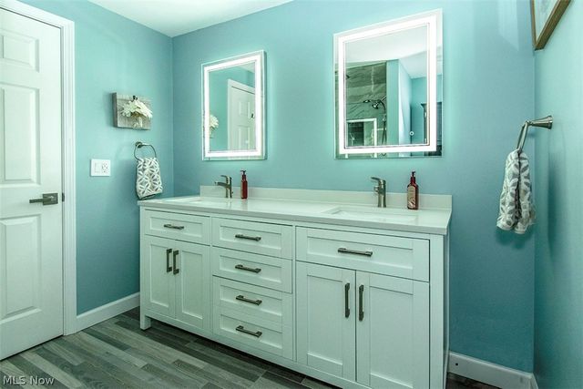 3974 Winton Park Drive, North Olmsted, OH 44070