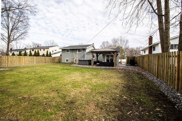 3974 Winton Park Drive, North Olmsted, OH 44070