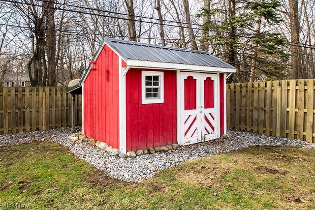 3974 Winton Park Drive, North Olmsted, OH 44070