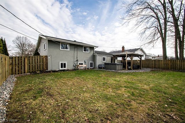 3974 Winton Park Drive, North Olmsted, OH 44070