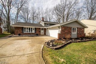 3974 Winton Park Drive, North Olmsted, OH 44070