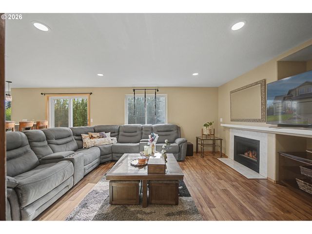 620 Se 11TH Cir, Troutdale, OR 97060