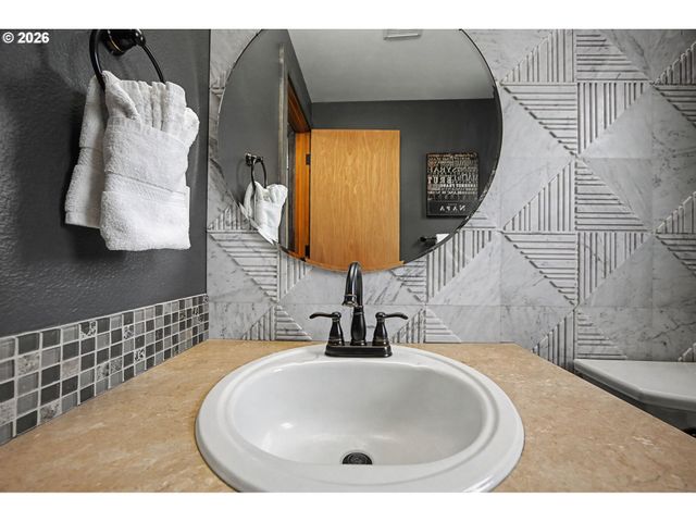 620 Se 11TH Cir, Troutdale, OR 97060