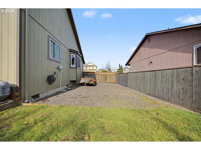 620 Se 11TH Cir, Troutdale, OR 97060