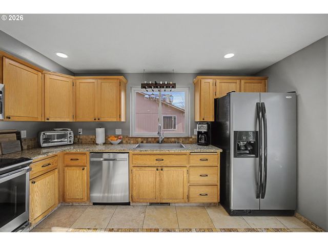 620 Se 11TH Cir, Troutdale, OR 97060