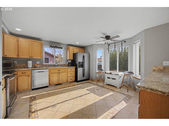 620 Se 11TH Cir, Troutdale, OR 97060