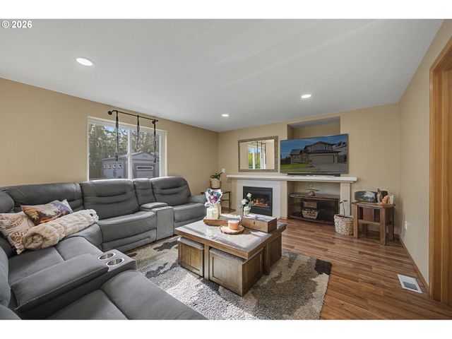 620 Se 11TH Cir, Troutdale, OR 97060