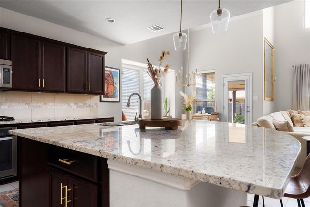 211 Joseph DR, Buda, TX 78610