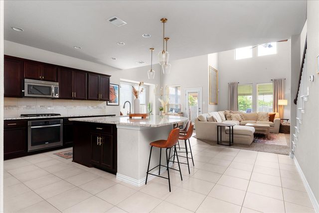 211 Joseph DR, Buda, TX 78610