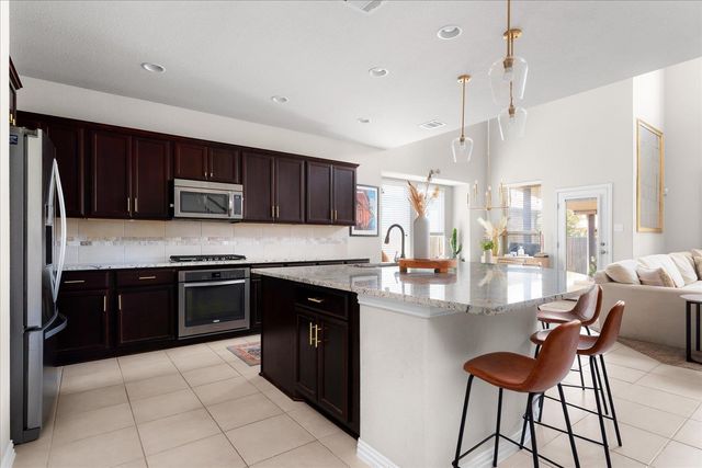 211 Joseph DR, Buda, TX 78610