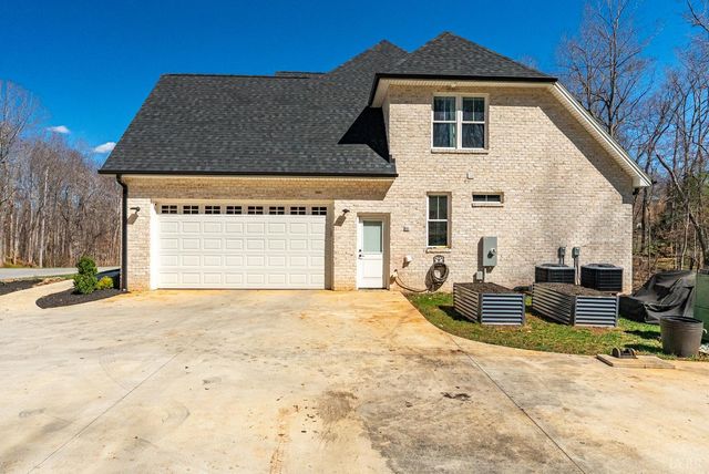 1204 MacLaren Place, Forest, VA 24551