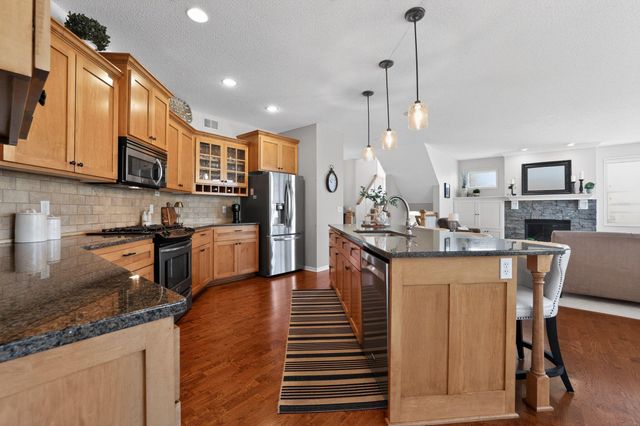 2140 Vermillion Bay, Woodbury, MN 55129