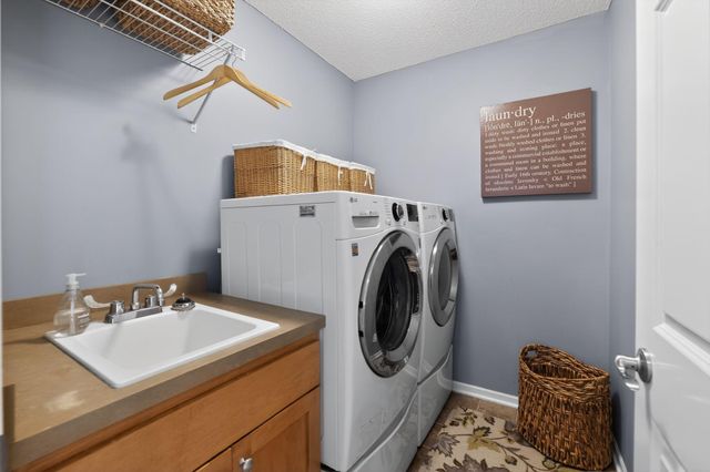 2140 Vermillion Bay, Woodbury, MN 55129