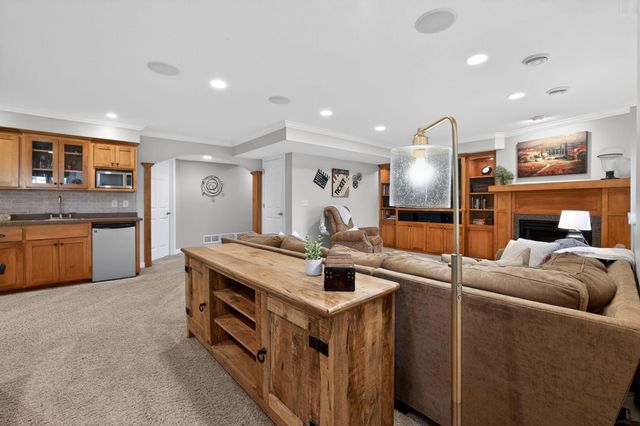 2140 Vermillion Bay, Woodbury, MN 55129