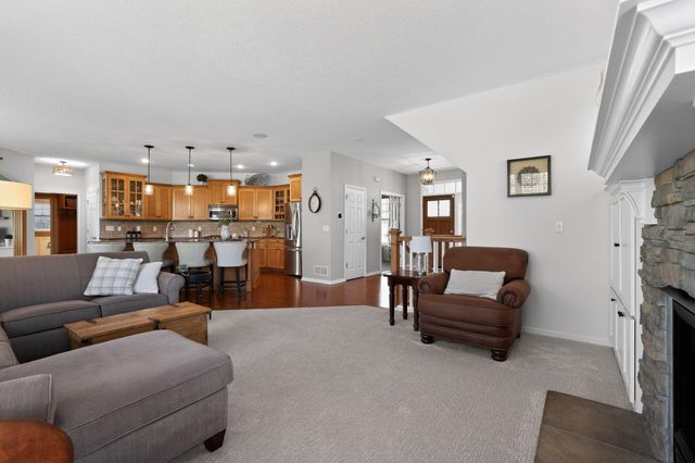 2140 Vermillion Bay, Woodbury, MN 55129