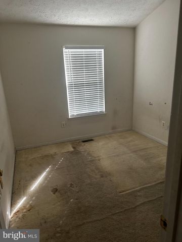 9901 CRANAPPLE CT, Springdale, MD 20774