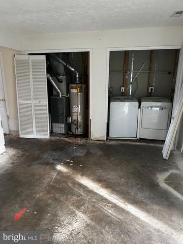 9901 CRANAPPLE CT, Springdale, MD 20774