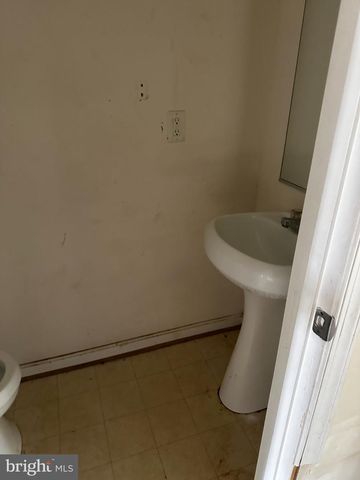 9901 CRANAPPLE CT, Springdale, MD 20774