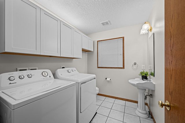 2635 N Stark Street, Davenport, IA 52804