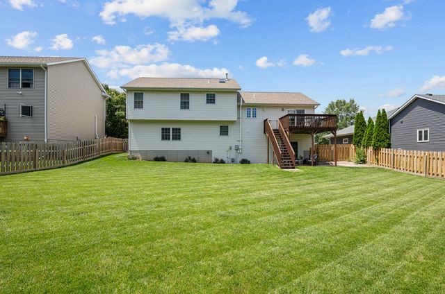 2635 N Stark Street, Davenport, IA 52804