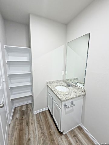 135 DAMON DV, San Antonio, TX 78253