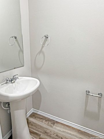 135 DAMON DV, San Antonio, TX 78253