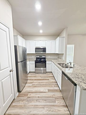 135 DAMON DV, San Antonio, TX 78253