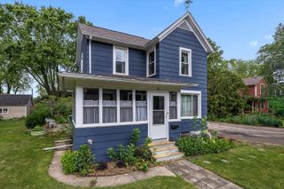 31 S Jackson Street, Batavia, IL 60510