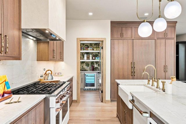 W184N5135 Sunrise LANE, Menomonee Falls, WI 53051