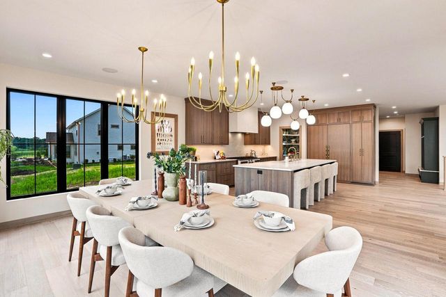 W184N5135 Sunrise LANE, Menomonee Falls, WI 53051