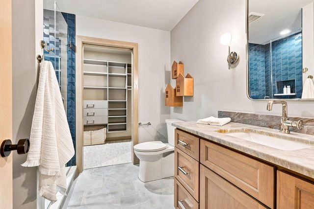 W184N5135 Sunrise LANE, Menomonee Falls, WI 53051