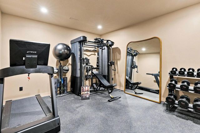 W184N5135 Sunrise LANE, Menomonee Falls, WI 53051