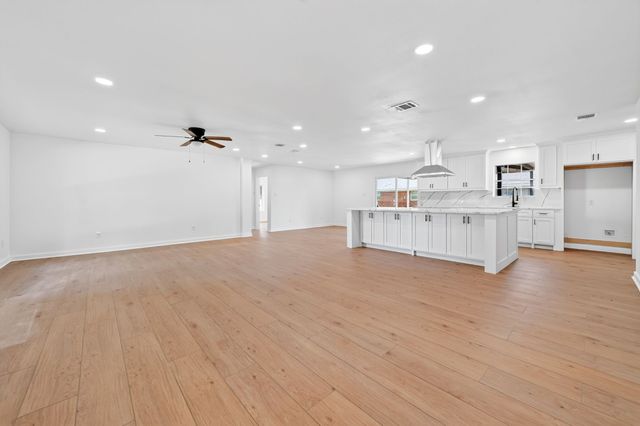 205 N 1st Street, Mabank, TX 75147