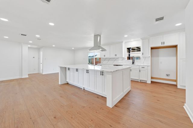 205 N 1st Street, Mabank, TX 75147