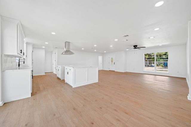 205 N 1st Street, Mabank, TX 75147