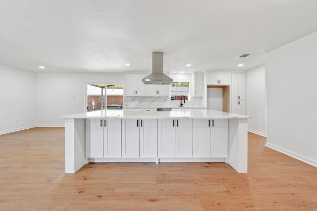 205 N 1st Street, Mabank, TX 75147