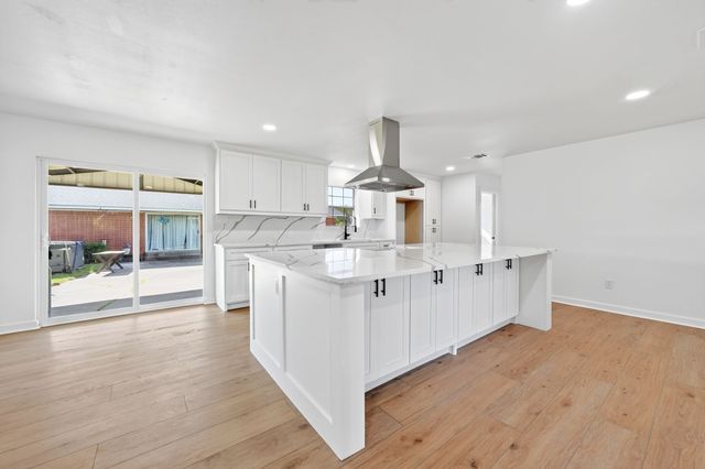 205 N 1st Street, Mabank, TX 75147