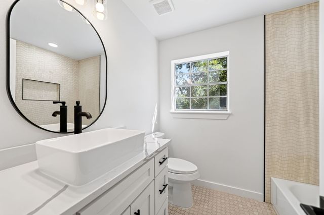 205 N 1st Street, Mabank, TX 75147