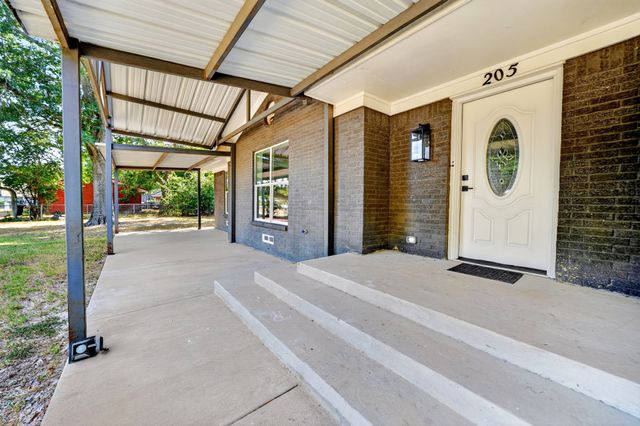 205 N 1st Street, Mabank, TX 75147