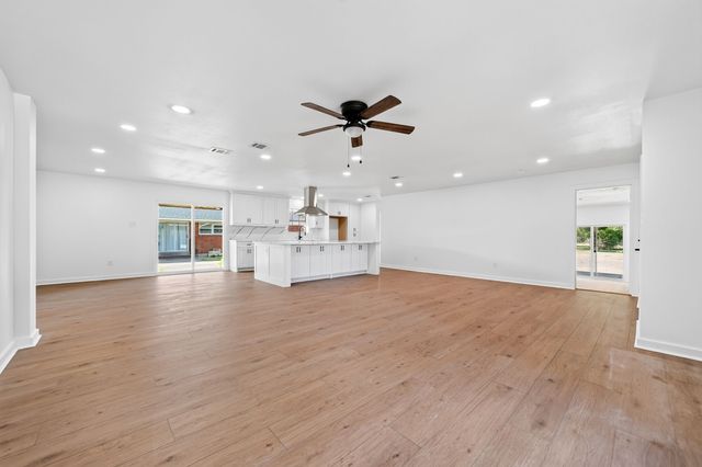 205 N 1st Street, Mabank, TX 75147