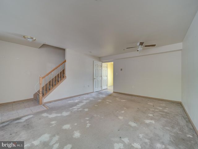 906 BLAKNEY LN SE, Washington, DC 20032
