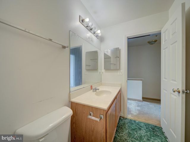 906 BLAKNEY LN SE, Washington, DC 20032