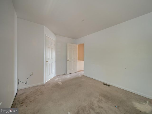 906 BLAKNEY LN SE, Washington, DC 20032