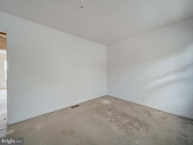 906 BLAKNEY LN SE, Washington, DC 20032