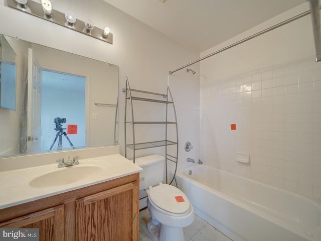 906 BLAKNEY LN SE, Washington, DC 20032